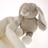 groot knuffeldoekje zittend konijn detail met naam